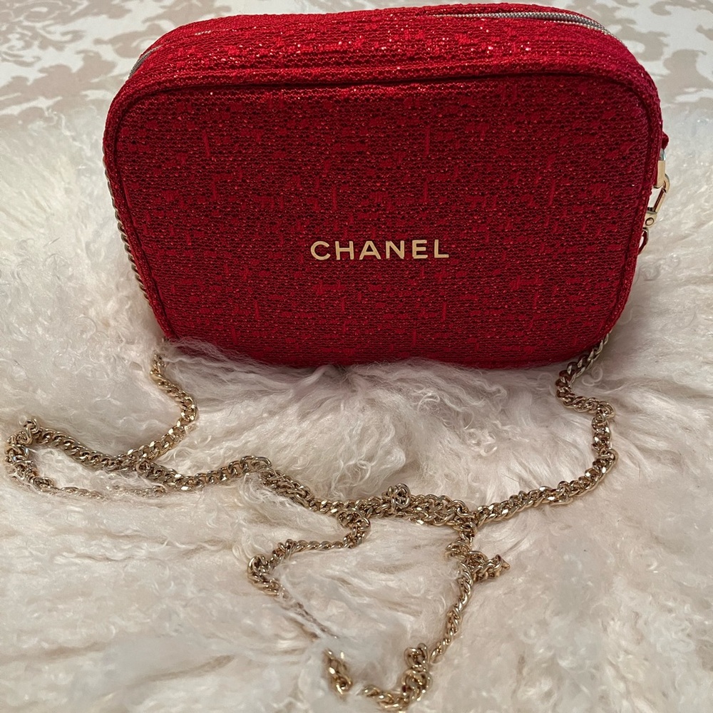 Chanel Red Holiday Cosmetic Bag with Gold Chain - Picture 2 of 4